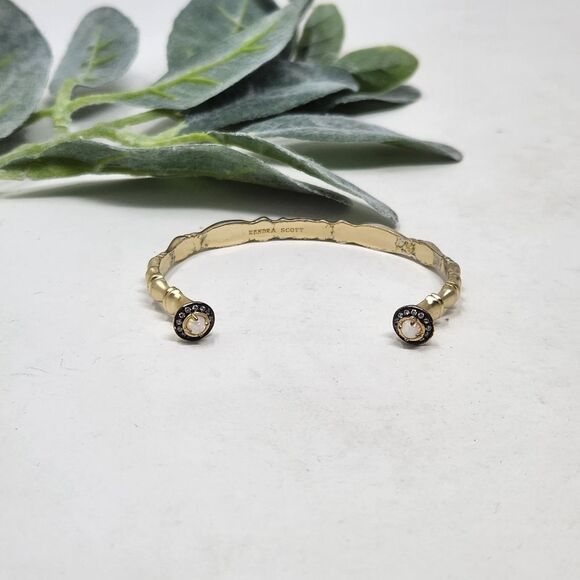 KENDRA SCOTT Ryker Bracelet in Gold Tone White Kyocera Opal Mystic Bazaar - Picture 5 of 11